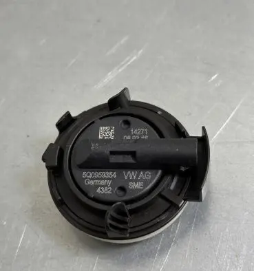 Volkswagen Golf Sportsvan Airbag deployment crash/impact sensor 5Q0959354