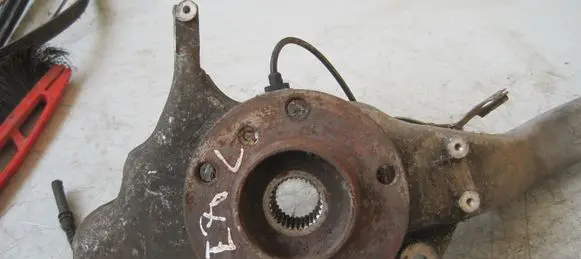 BMW X5 E70 Front wheel hub 6773783