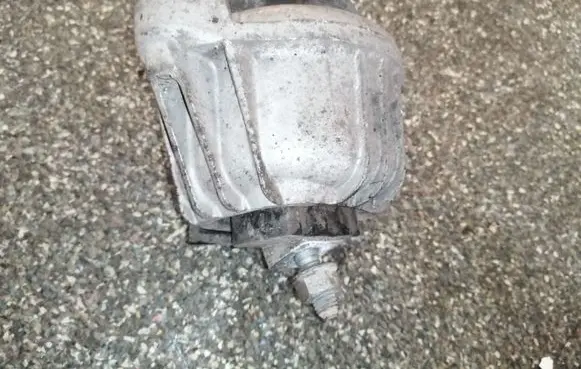 BMW 1 E81 E87 Engine mount bracket