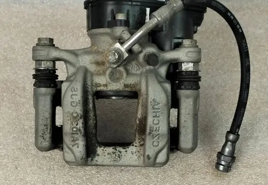 Volkswagen Tiguan Rear brake caliper 3WA615405