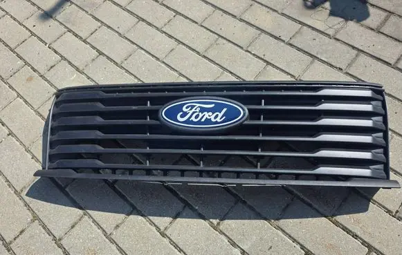 Ford Transit Courier II Front bumper upper radiator grill R2X68B271A
