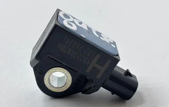 Subaru Outback (BT) Airbag deployment crash/impact sensor 98237AN00A 1022A839L