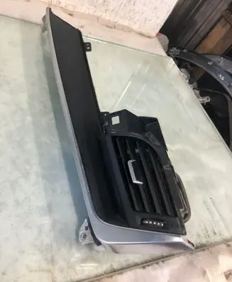 Nissan Qashqai J12 Dashboard side air vent grill/cover trim 687606rr0a