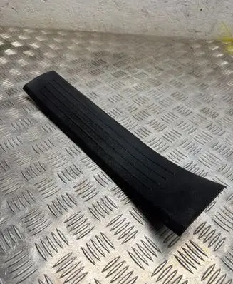 Mercedes-Benz GLE W167 Rear sill trim cover A1676803501