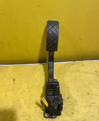 Skoda Fabia Mk2 (5J) Accelerator throttle pedal 6Q1721503M