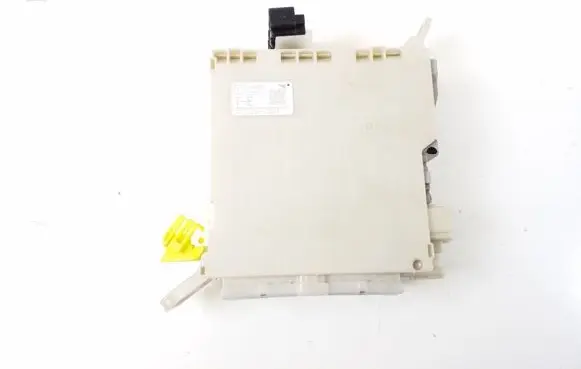 Lexus LS 460 - 600H Fuse module 8273050480