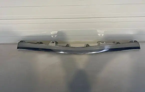 Mercedes-Benz E W212 Front bumper splitter molding A2128852674