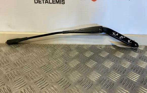 BMW X1 E84 Front wiper blade arm 61612990028