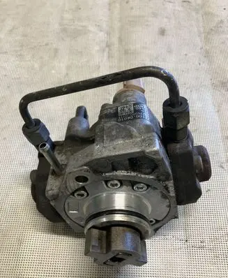 Toyota Avensis T250 Fuel injection high pressure pump 221000R010