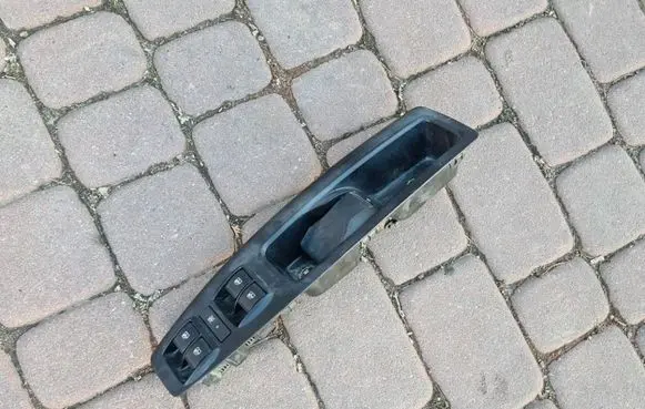 Opel Combo D Front door exterior handle