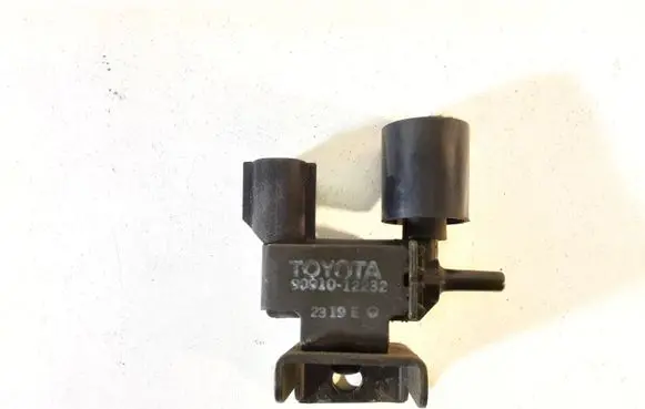 Toyota Corolla E120 E130 Vacuum valve 9091012232