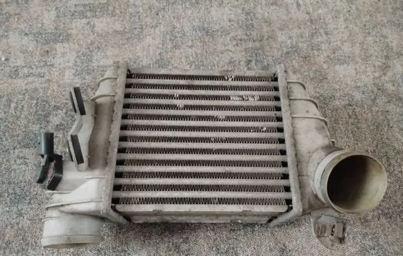 Audi TT Mk1 Intercooler radiator 8N0145803A 0281002177 038906051