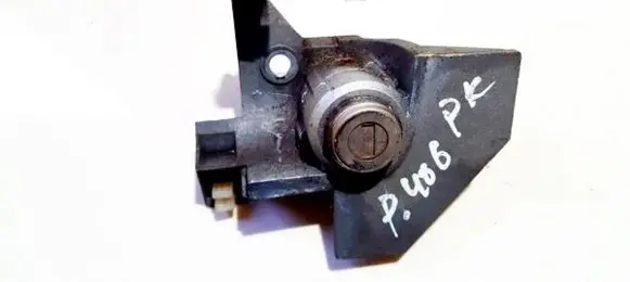 Peugeot 406 Front door lock (next to the handle) 
