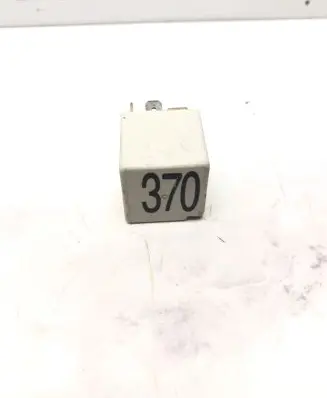 Audi A6 S6 C6 4F Other relay 8D0951253 852187151