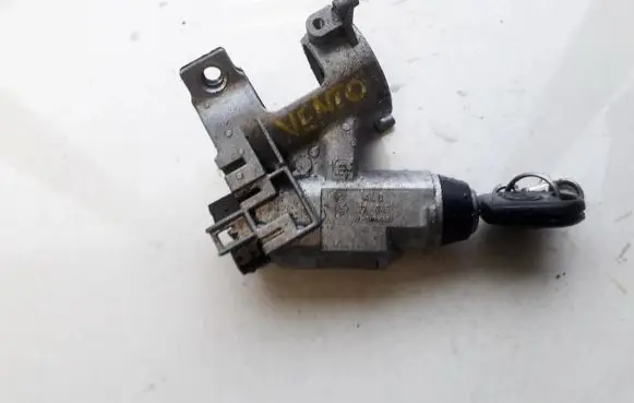Volkswagen PASSAT B3 Ignition lock 357905851