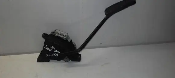 Volvo XC90 Accelerator throttle pedal 30683521 A4113