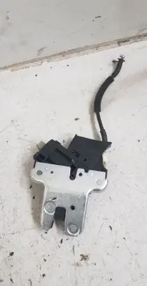 Loading door lock