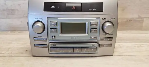 Toyota Corolla Verso E121 Radio/CD/DVD/GPS head unit 861200F010 W58810 CQTS7421LC