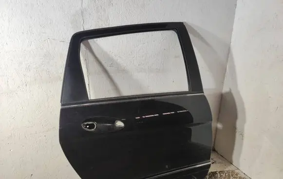 Mercedes-Benz B W245 Rear door 
