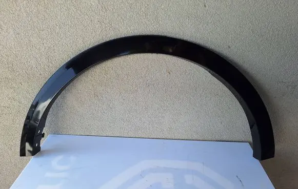 Ford Explorer EV Rear arch trim R2KBR286D02B