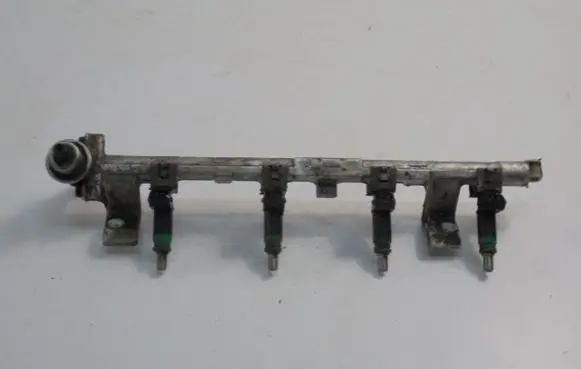 Ford Focus Fuel injector 2N1U9H487BB
