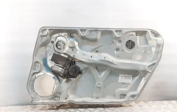 Volkswagen PASSAT B5.5 Front door window regulator with motor 3B4837756D