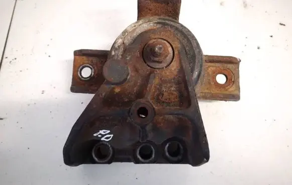 Hyundai Santa Fe Engine mount bracket