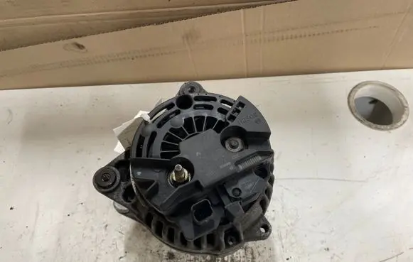 Renault Laguna II Generator/alternator 0124525047 8200229907