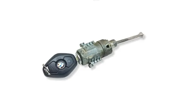 BMW X3 E83 Front door lock (next to the handle) 
