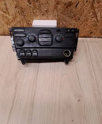Volvo S60 Climate control unit 30746022 S77177373 05016E02