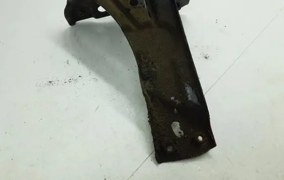Volkswagen PASSAT CC Fender mounting bracket 3C8821142