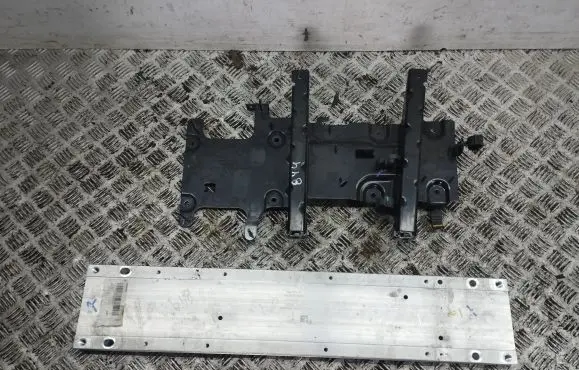 Citroen C4 III e-C4 Engine mounting bracket 9826322080