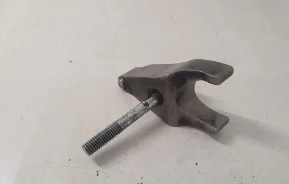 Toyota Auris 150 Fuel Injector clamp holder