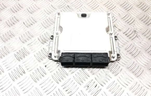 Renault Trafic II (X83) Engine control unit/module 0281010633 820019842 021204