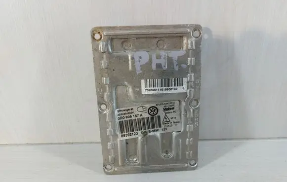 Volkswagen Phaeton Headlight ballast module Xenon 3D0909157A