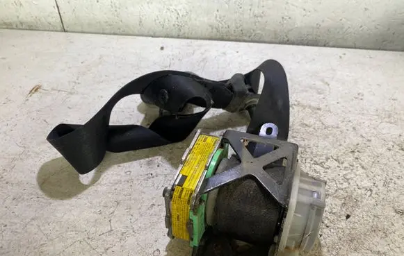 Toyota Yaris Front seatbelt 732100D200 305257810ZZZ 501N96J1TZ
