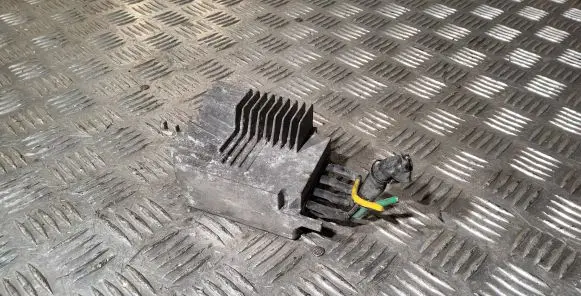 Audi A4 S4 B6 8E 8H Coolant fan relay 8E0959501F 873487F STG300W