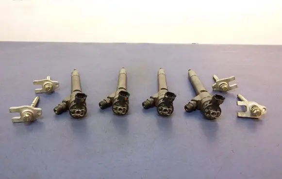 Renault Megane I Fuel injector 0445110569
