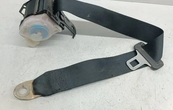 Toyota Corolla E120 E130 Rear seatbelt 7336002171 C7092G0659
