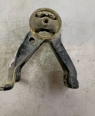Engine mount bracket