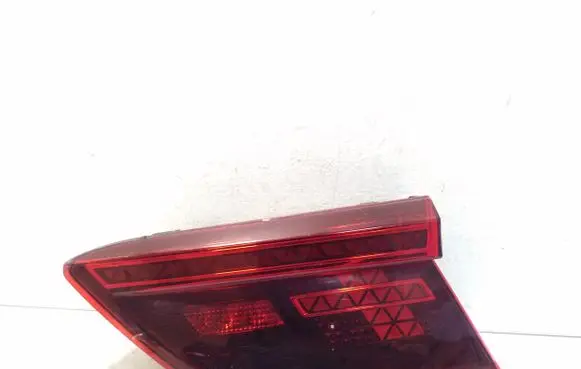 Volkswagen Tiguan Tailgate rear/tail lights 5NA945308D