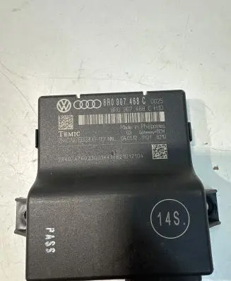 Audi A4 S4 B8 8K Gateway control module 8R0907468C
