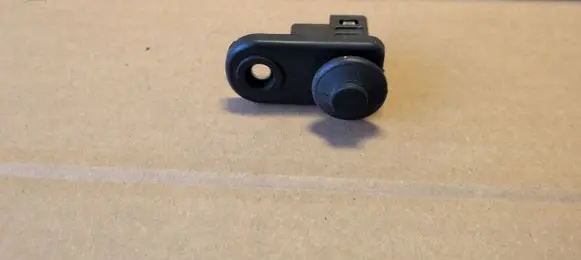Mitsubishi Pajero Front door sensor 8608A145