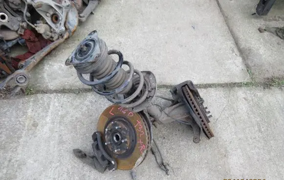 Nissan X-Trail T32 Front wheel hub spindle knuckle