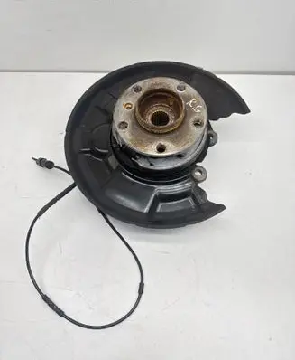 Rear wheel hub