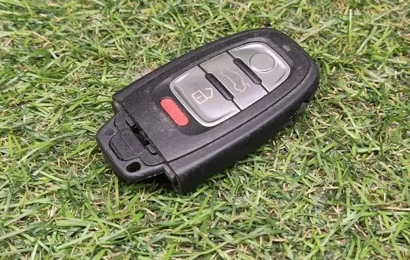 Audi A4 S4 B8 8K Ignition key/card 8K0959754B