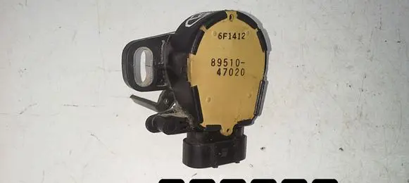 Toyota Prius (XW50) Accelerator throttle pedal 8951047020