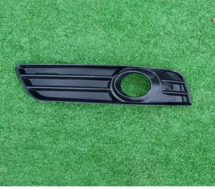 Audi A3 S3 8P Front fog light trim/grill 8P0807682E