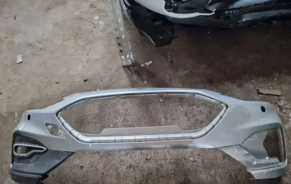 Ford Focus Front bumper JX7B17757S