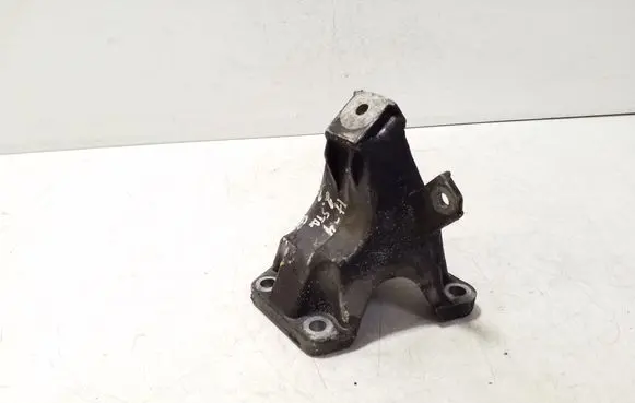Engine mounting bracket